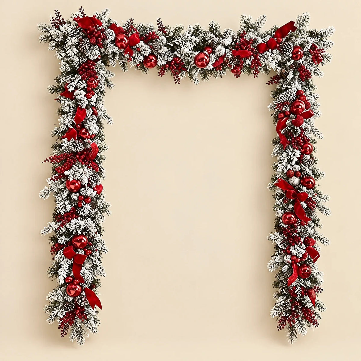 Snowy Christmas Door Garland — Beige studio